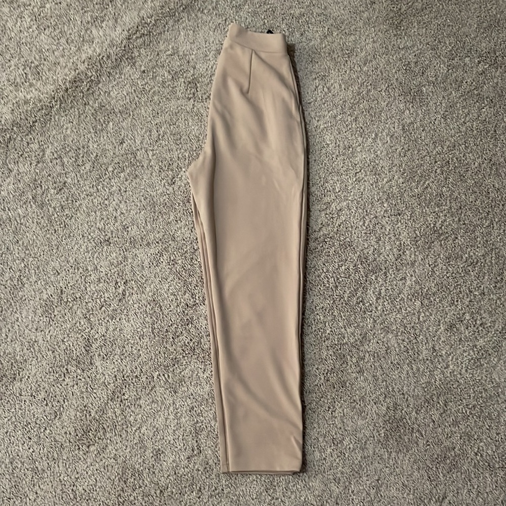 NWOT Lightly Pleated Tan Straight Leg Dress Pants Slacks w/ Some Stretch Size S - Picture 3 of 3